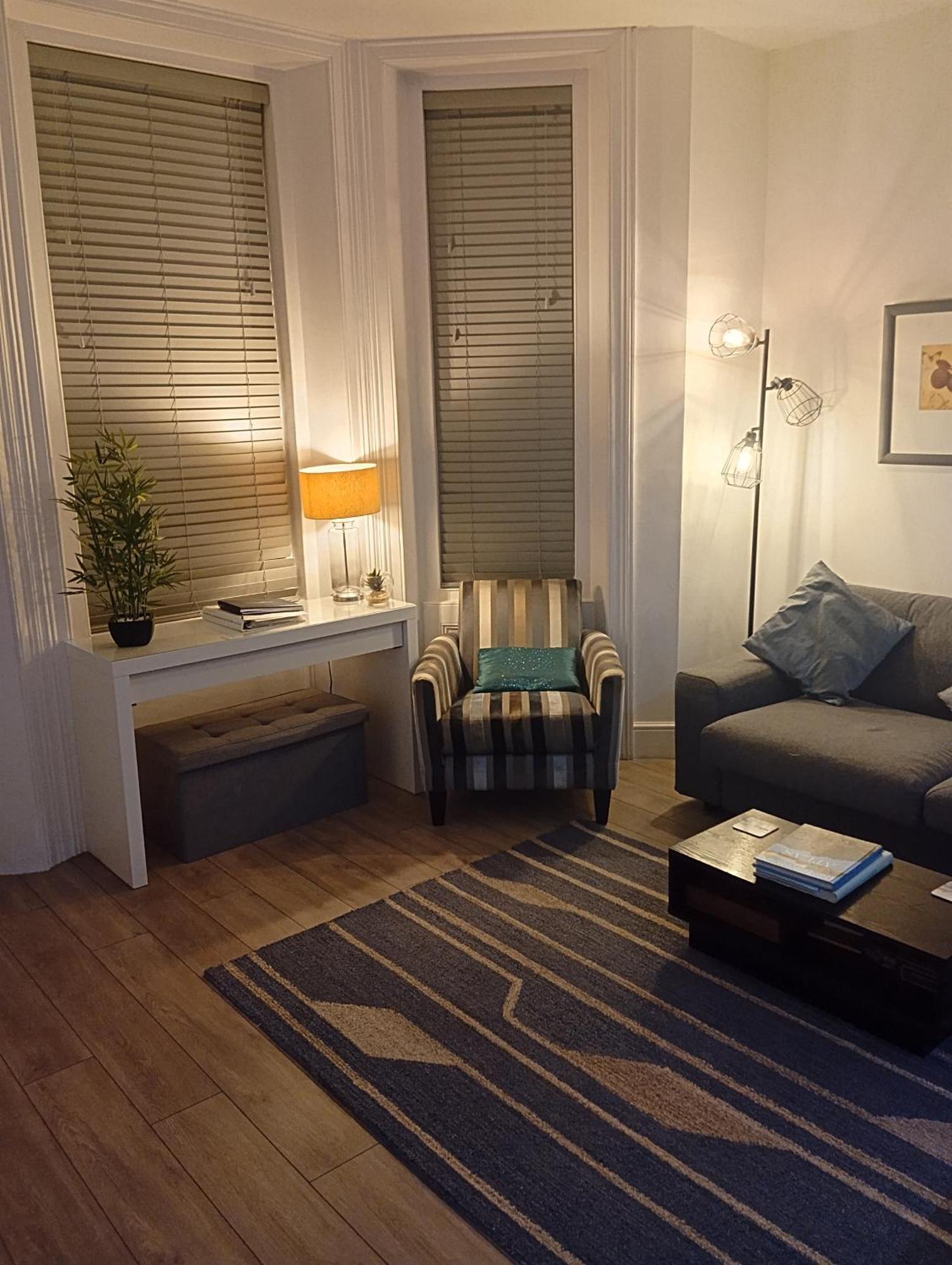 Stylish Apartment In Victorian Conversion Free Parking & Private Patio Close To Beach Town Centre & Bic Борнмут Екстер'єр фото